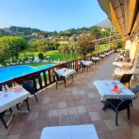 Val Di Monte Hotell 3*