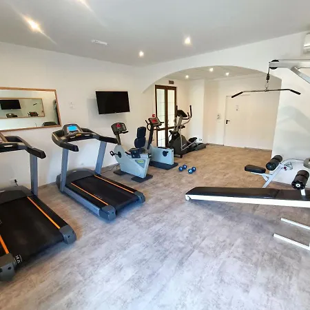 Val Di Monte Hotell 3*